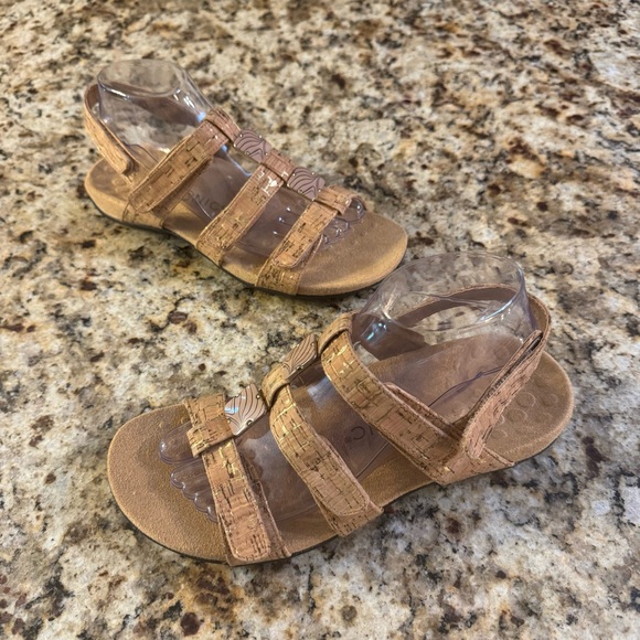 Vionic Tan Sandals - Picture 3 of 6